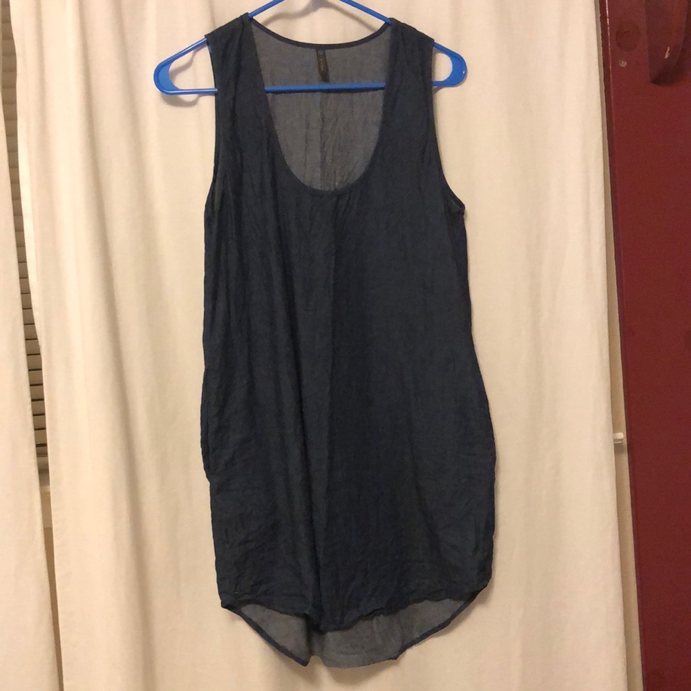 Small jean cover up dress w pockets (!)